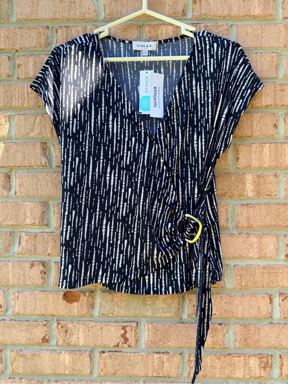 Gilli Black and White Printed Wrap Top with Buckle